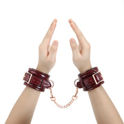 Kajdanki Wine Red Handcuffs Liebe Seele — zdjęcie produktu PLAYROOM