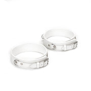Kajdanki Fuji White Thigh Cuffs Liebe Seele S — zdjęcie produktu PLAYROOM