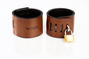 Kajdanki z kłódką brązowe L Primal Bond Whips — zdjęcie produktu od PLAYROOM