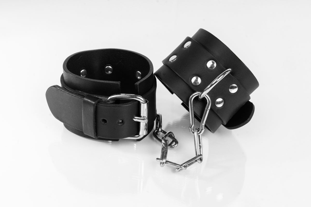 Kajdanki classic czarne L Primal Bond Whips — zdjęcie produktu od PLAYROOM