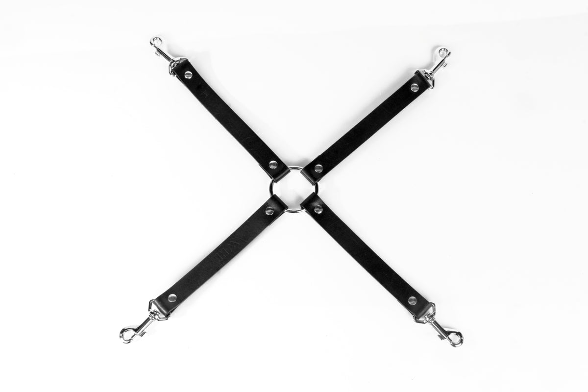 Krzyżak czarny Primal Bond Whips — zdjęcie produktu od PLAYROOM