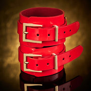 Kajdanki na kostki VEGAS High Gloss Ankle Cuffs Kinky Diva — zdjęcie produktu od PLAYROOM